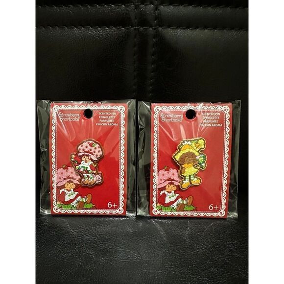 Loungefly Strawberry Shortcake Scented Pin Set - Picture 1 of 2